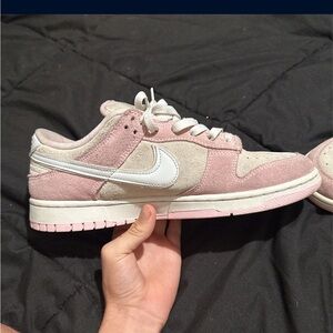 Pink foam Nike sb dunks